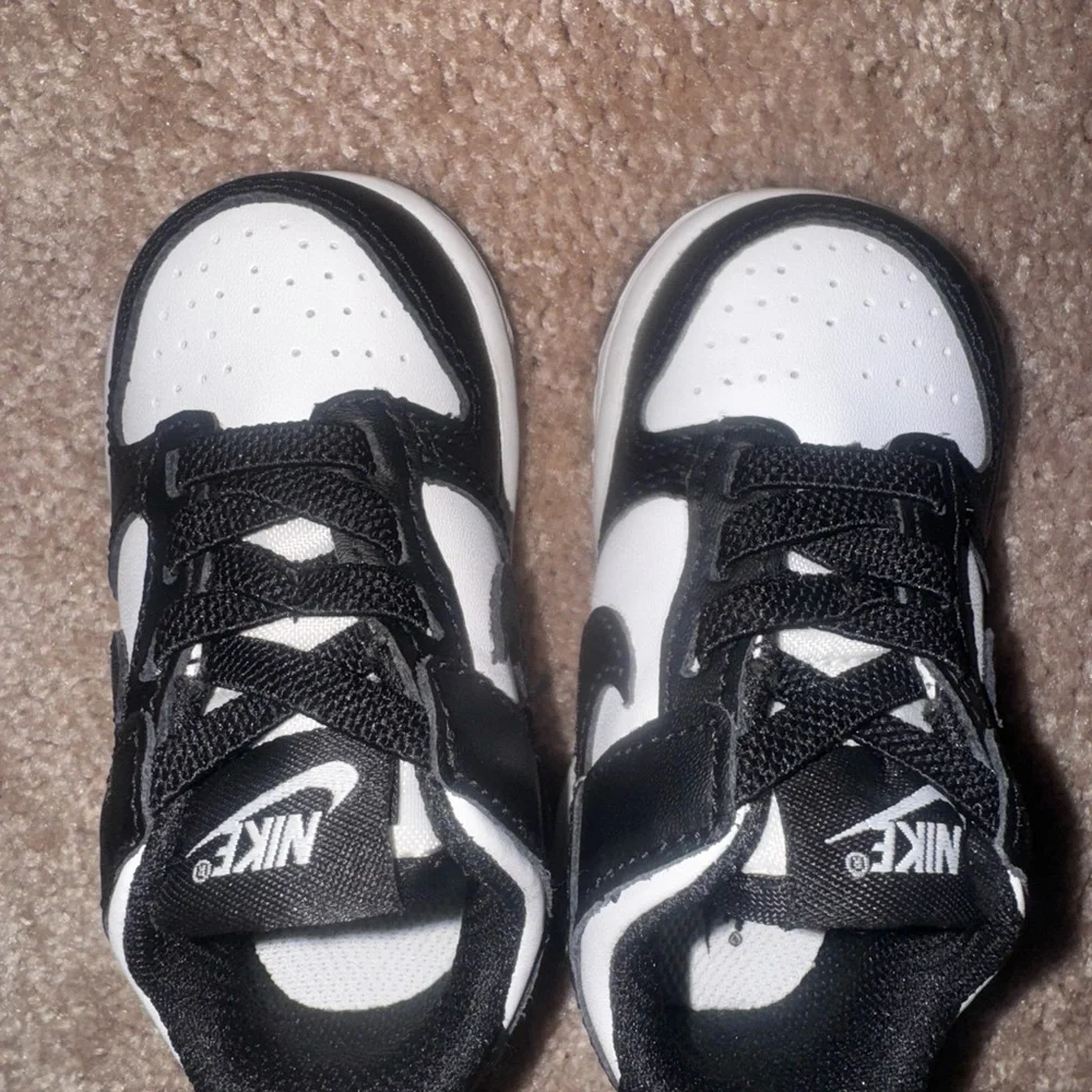 Nike toddlers Black and White Nikes